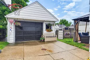 30426 Thomas St, Willowick, OH 44095 - Photo 27