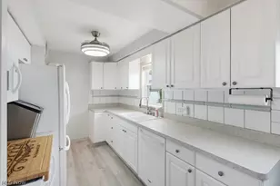 30426 Thomas St, Willowick, OH 44095 - Photo 7