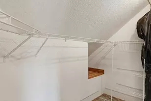 30426 Thomas St, Willowick, OH 44095 - Photo 17