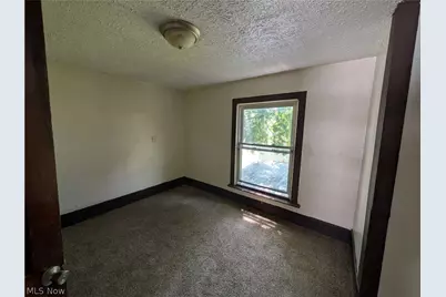 545 W 36th Street, Ashtabula, OH 44004 - Photo 9