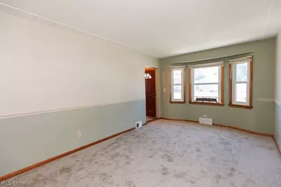 810 E Broad Street, Elyria, OH 44035 - Photo 15