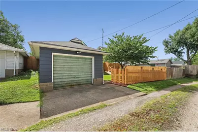 2128 S Freedom Avenue, Alliance, OH 44601 - Photo 5