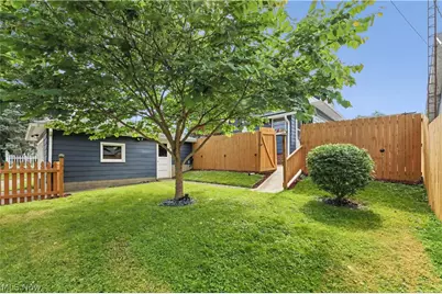 2128 S Freedom Avenue, Alliance, OH 44601 - Photo 7