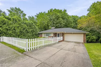 646 Palisades Drive, Akron, OH 44303 - Photo 3