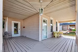 127 4th St, Elyria, OH 44035 - Photo 35