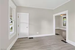 127 4th St, Elyria, OH 44035 - Photo 11