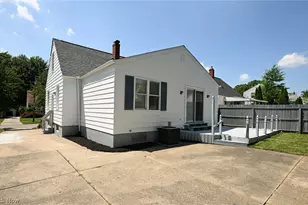 1699 Redwood Ave, Akron, OH 44301 - Photo 33