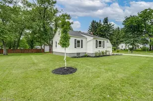10306 Electric Blvd, Northfield Village, OH 44067 - Photo 3