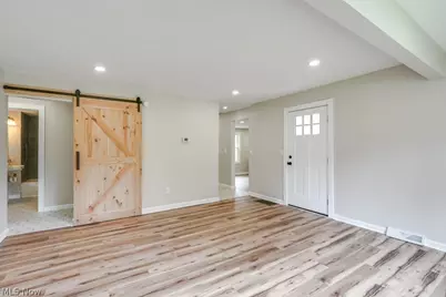 10306 Electric Boulevard, Northfield Village, OH 44067 - Photo 9