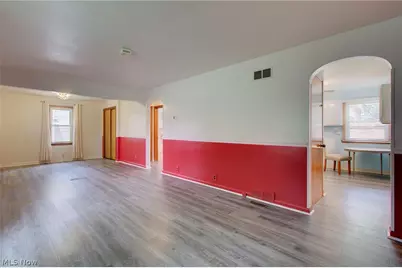 3041 33rd Street NE, Canton, OH 44705 - Photo 3