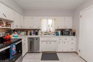 3284-3290 Hudson Dr, Cuyahoga Falls, OH 44221 - Photo 13