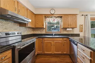 1749 Cove St NW, Uniontown, OH 44685 - Photo 11