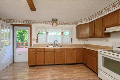 7660 Akron Avenue NW, Canal Fulton, OH 44614 - Photo 17