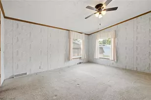 445 Pin Oak Cir, Elyria, OH 44035 - Photo 13