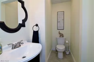 17615 Indian Hills Dr, Chagrin Falls, OH 44023 - Photo 13