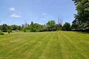 17615 Indian Hills Dr, Chagrin Falls, OH 44023 - Photo 31