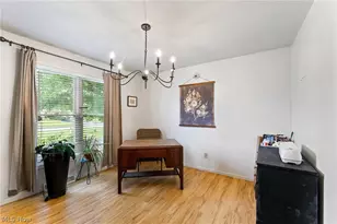 10460 Carrie Dr, New Middletown, OH 44442 - Photo 11