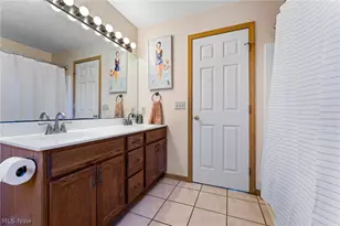10460 Carrie Dr, New Middletown, OH 44442 - Photo 21