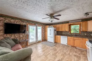 672 Jackson St, Amherst, OH 44001 - Photo 11