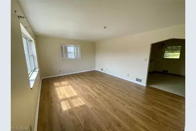 145 Circle Drive, Weirton, WV 26062 - Photo 3