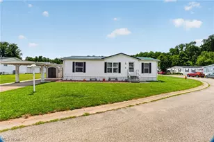 325 Britton Dr, Geneva, OH 44041 - Photo 3