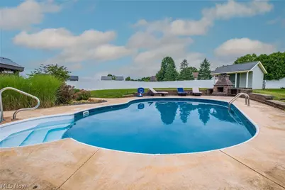 2392 Bowers Street NW, Uniontown, OH 44685 - Photo 5
