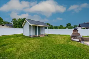 2392 Bowers St NW, Uniontown, OH 44685 - Photo 9