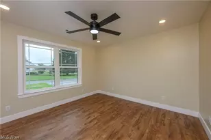 1545 Roanoke Ave, Uhrichsville, OH 44683 - Photo 17