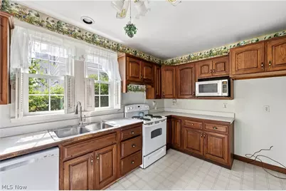 28707 Gilchrist Drive, Willowick, OH 44095 - Photo 11