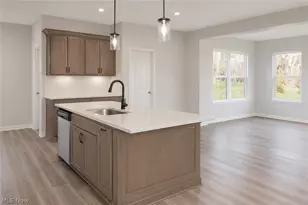 3663 Great Windsor Ln, Uniontown, OH 44685 - Photo 9