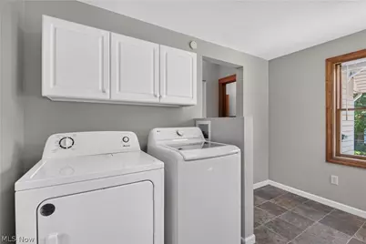 862 Lakeview Drive, Lorain, OH 44052 - Photo 29