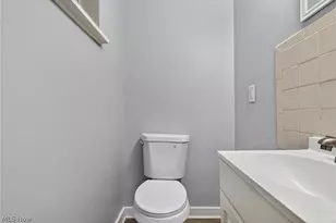 471 Beechwood Dr, Akron, OH 44320 - Photo 9