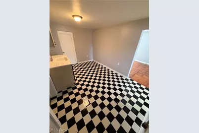 68 W Main Street #1/2, East Palestine, OH 44413 - Photo 5