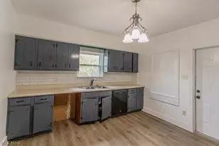 154 S Schenley Ave, Youngstown, OH 44509 - Photo 11
