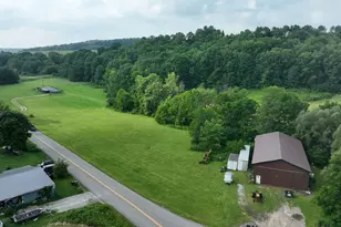 9805 Crooked Creek Rd SE, Uhrichsville, OH 44683 - Photo 7