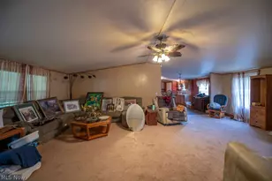 9805 Crooked Creek Rd SE, Uhrichsville, OH 44683 - Photo 11