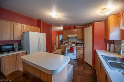 9805 Crooked Creek Road SE, Uhrichsville, OH 44683 - Photo 15