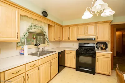 511 Bachtel Street SE, North Canton, OH 44720 - Photo 13