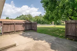 511 Taff Cir, Louisville, OH 44641 - Photo 27