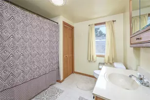 1407 Herberich Ave, Akron, OH 44301 - Photo 17