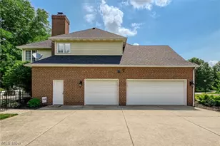3733 Tamarisk Dr, Fairlawn, OH 44333 - Photo 5