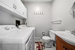 8506 Lakeshore Blvd, Mentor, OH 44060 - Photo 25
