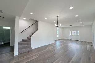 131 W 10th St, Uhrichsville, OH 44683 - Photo 5