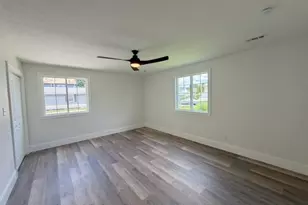 131 W 10th St, Uhrichsville, OH 44683 - Photo 15