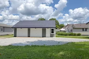131 W 10th St, Uhrichsville, OH 44683 - Photo 27