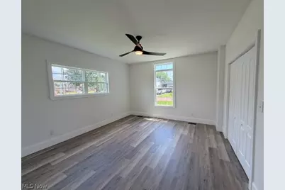 131 W 10th Street, Uhrichsville, OH 44683 - Photo 11