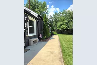 9856 Dupont Drive, Columbia Station, OH 44028 - Photo 3