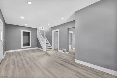 1009 W 10th Street, Lorain, OH 44052 - Photo 5