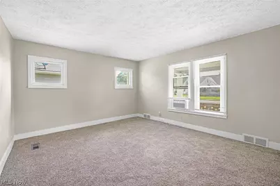 640 Seiberling Street, Akron, OH 44306 - Photo 9