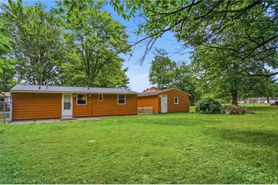 934 Meadowbrook Avenue, Alliance, OH 44601 - Photo 15